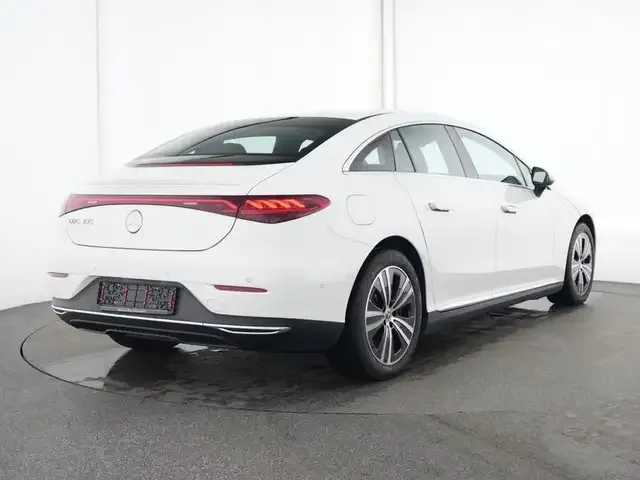 Mercedes-Benz EQE 300