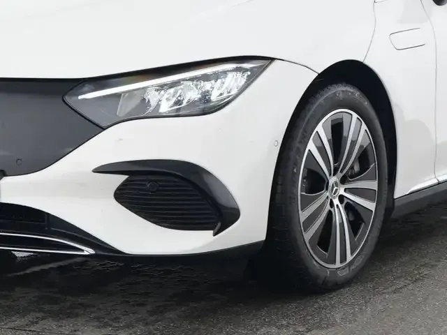 Mercedes-Benz EQE 300
