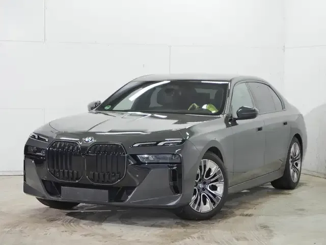 BMW 740