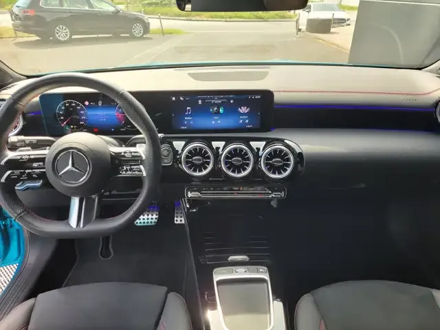 Mercedes-Benz CLA 200