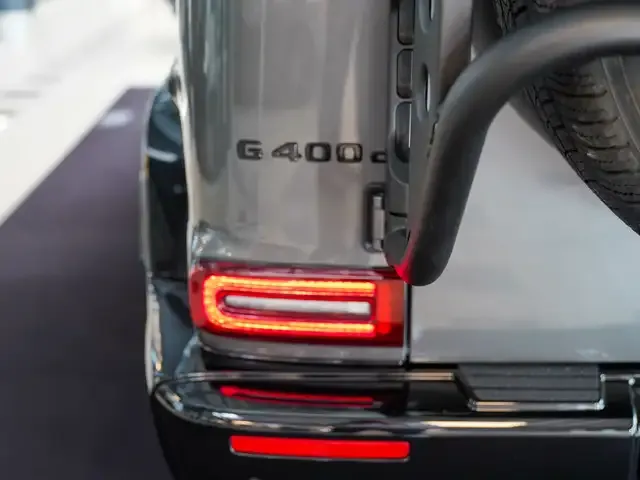 Mercedes-Benz G 400