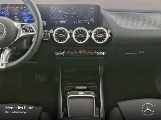 Mercedes-Benz EQA 300
