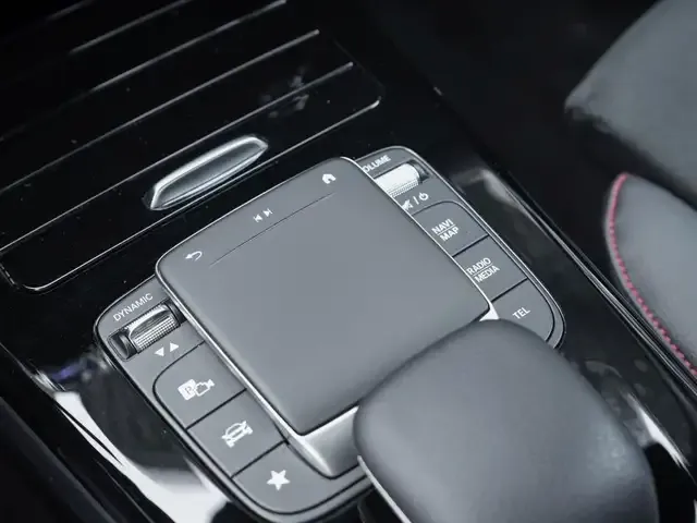 Mercedes-Benz CLA 220