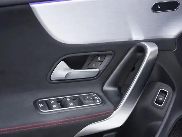 Mercedes-Benz CLA 220