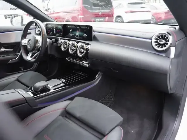 Mercedes-Benz CLA 220