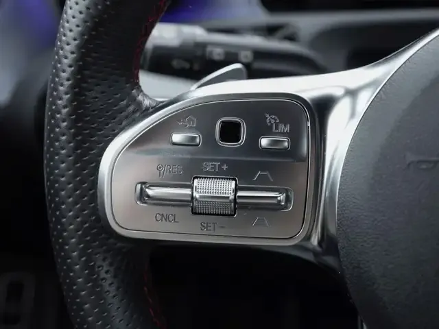 Mercedes-Benz CLA 220