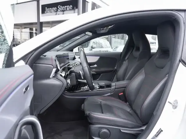 Mercedes-Benz CLA 220