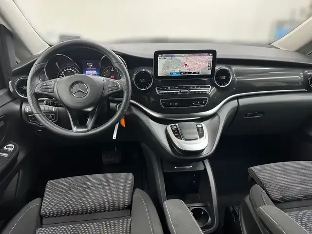 Mercedes-Benz V 220