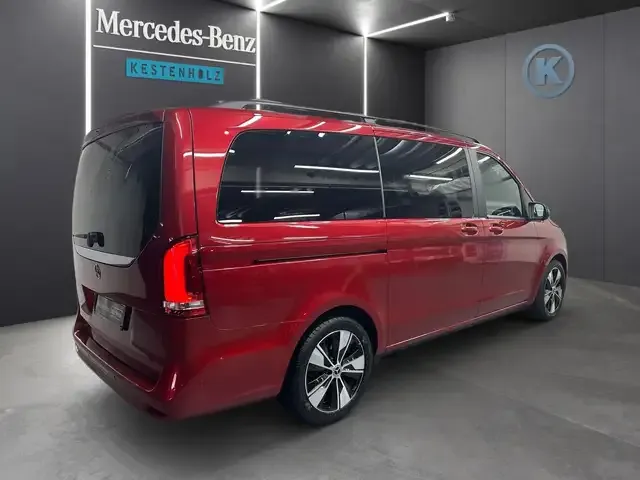 Mercedes-Benz V 220