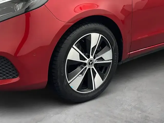 Mercedes-Benz V 220