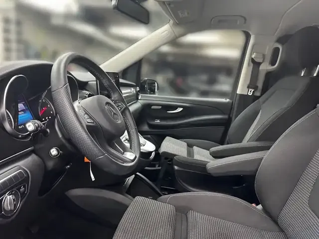 Mercedes-Benz V 220