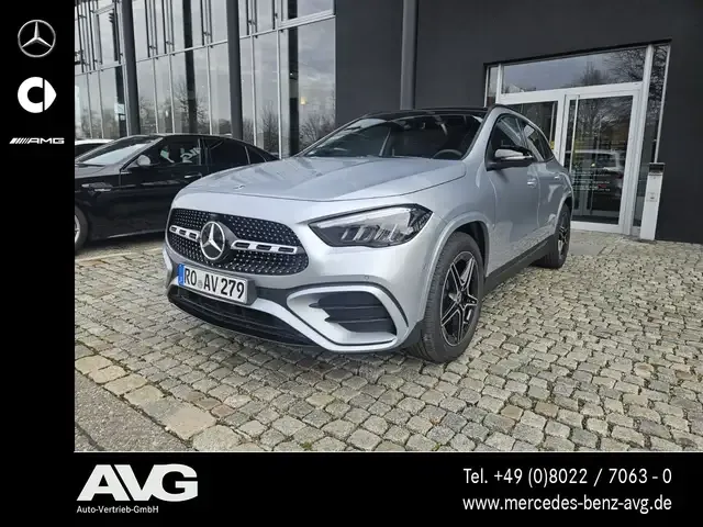 Mercedes-Benz GLA 200