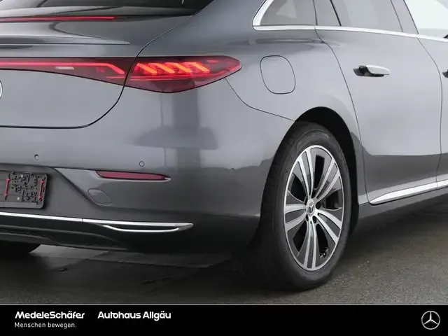 Mercedes-Benz EQE 300