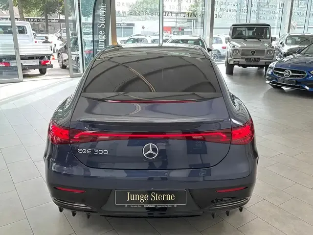 Mercedes-Benz EQE 350
