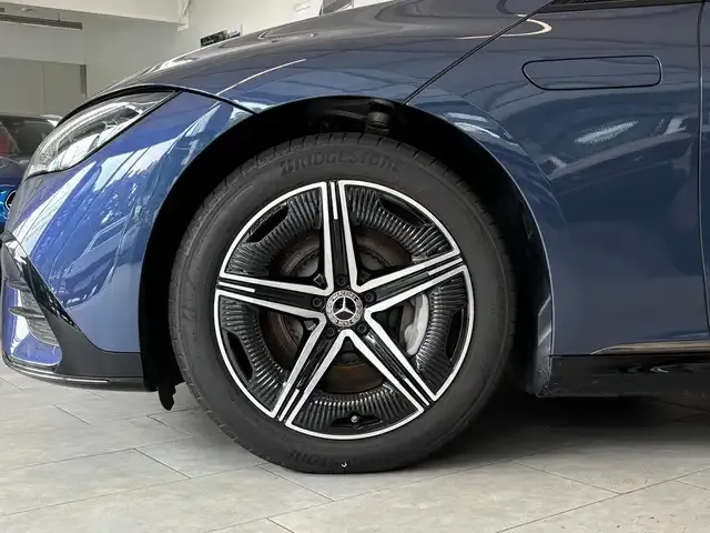 Mercedes-Benz EQE 350