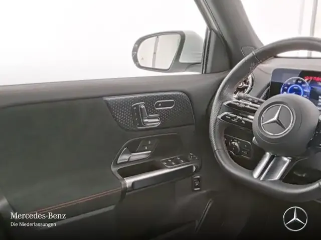 Mercedes-Benz EQB 300