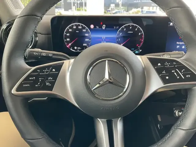 Mercedes-Benz A 220