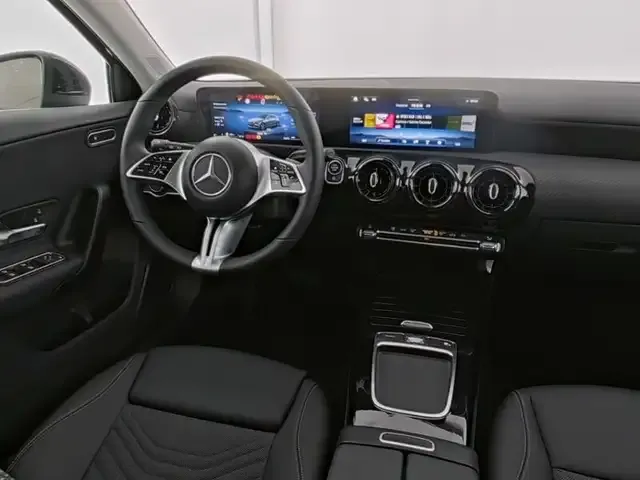 Mercedes-Benz A 220
