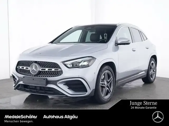 Mercedes-Benz GLA 220