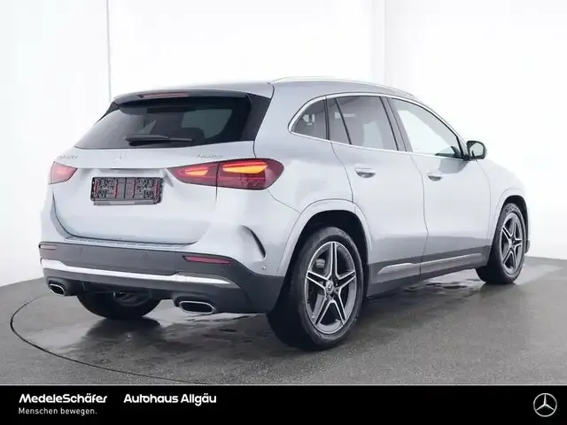 Mercedes-Benz GLA 220