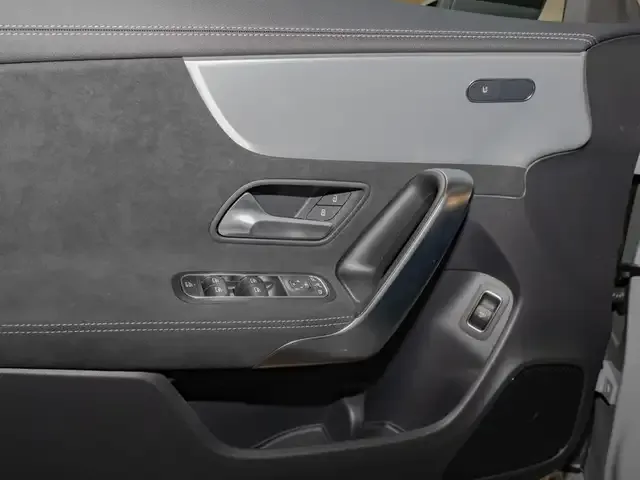 Mercedes-Benz CLA 220