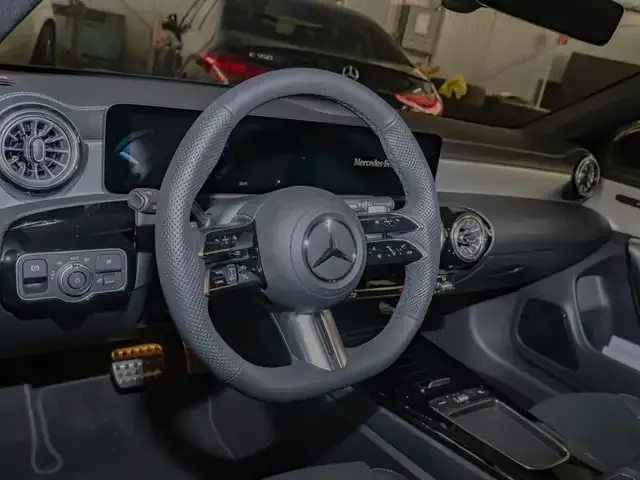 Mercedes-Benz CLA 220