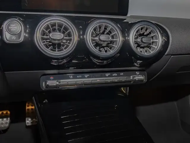 Mercedes-Benz CLA 220