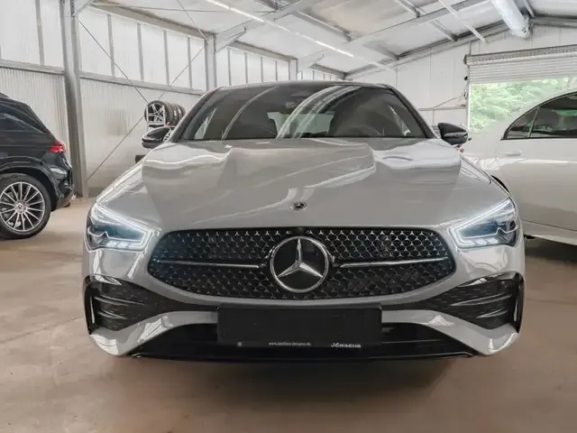 Mercedes-Benz CLA 220
