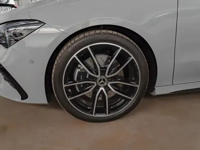 Mercedes-Benz CLA 220