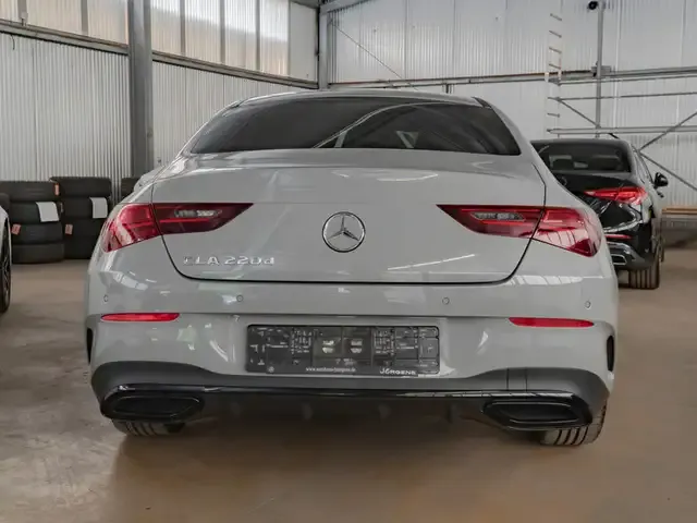 Mercedes-Benz CLA 220