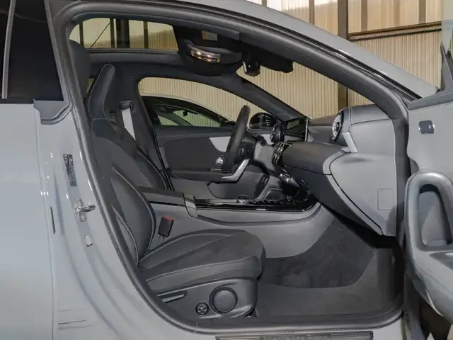 Mercedes-Benz CLA 220