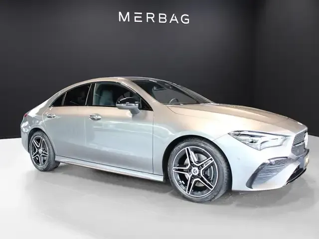Mercedes-Benz CLA 200