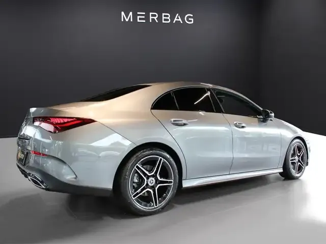 Mercedes-Benz CLA 200