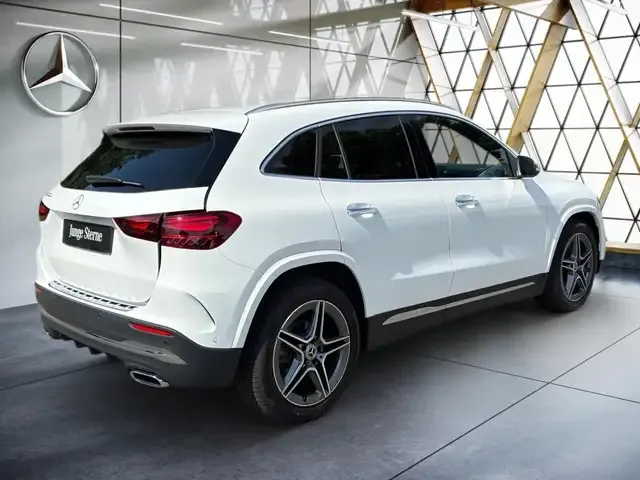 Mercedes-Benz GLA 200