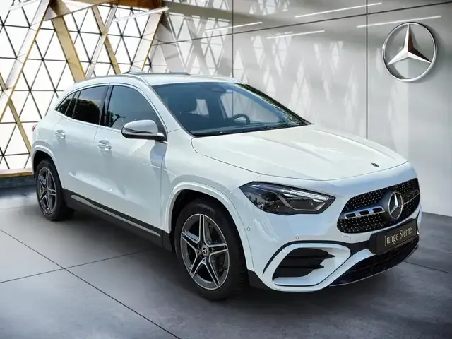 Mercedes-Benz GLA 200
