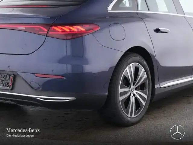 Mercedes-Benz EQE 300