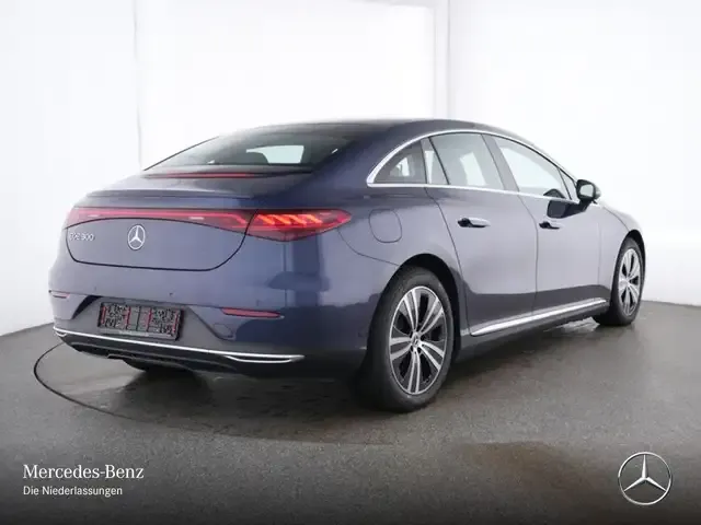Mercedes-Benz EQE 300