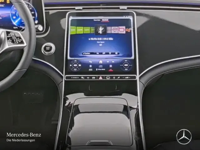 Mercedes-Benz EQE 300