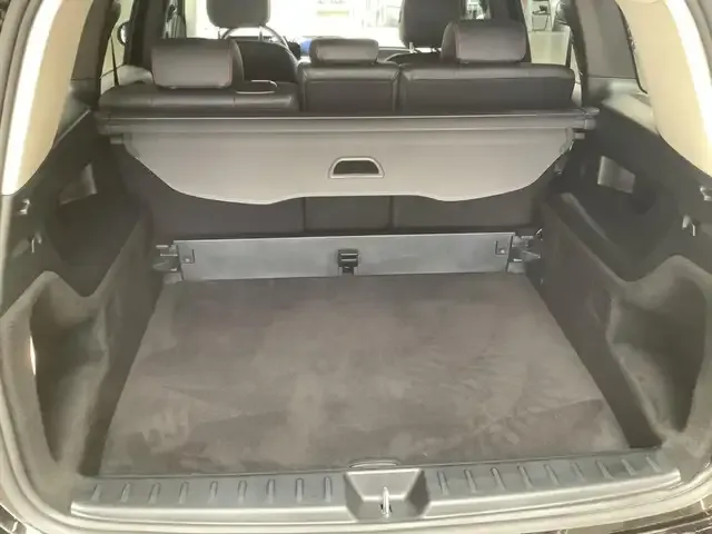 Mercedes-Benz GLB 220