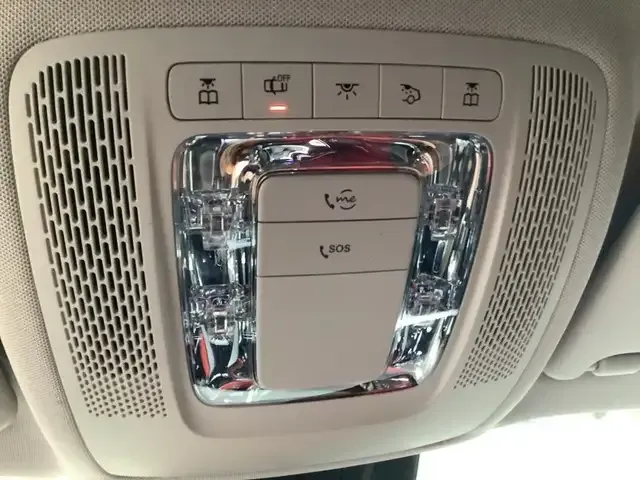 Mercedes-Benz GLB 220