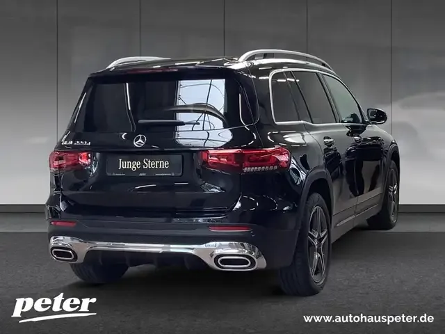 Mercedes-Benz GLB 220