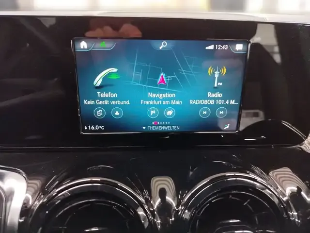 Mercedes-Benz GLB 200