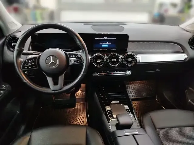 Mercedes-Benz GLB 200