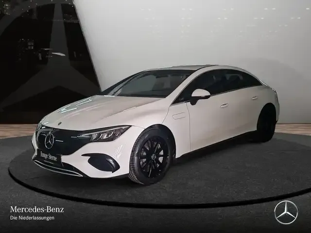 Mercedes-Benz EQE 300
