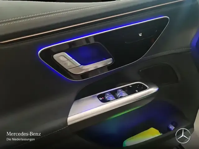 Mercedes-Benz EQE 300