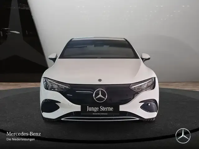 Mercedes-Benz EQE 300