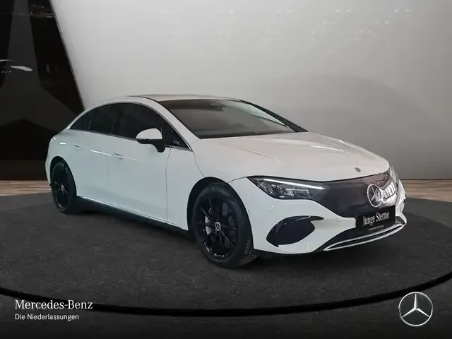 Mercedes-Benz EQE 300
