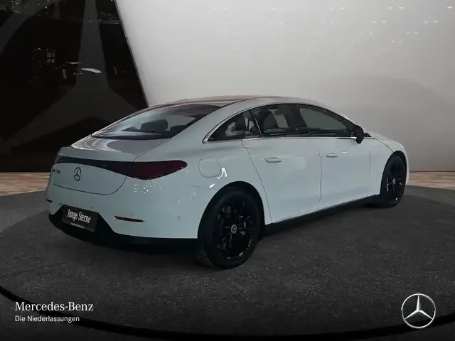 Mercedes-Benz EQE 300
