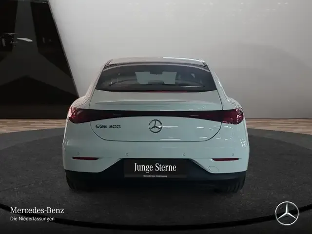 Mercedes-Benz EQE 300