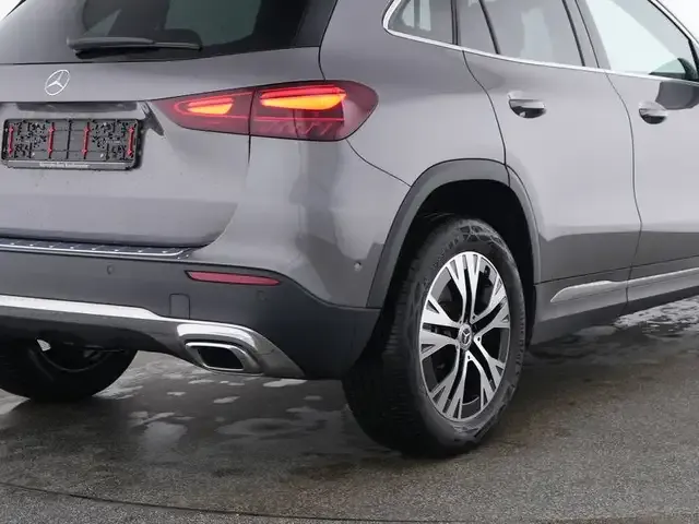 Mercedes-Benz GLA 180